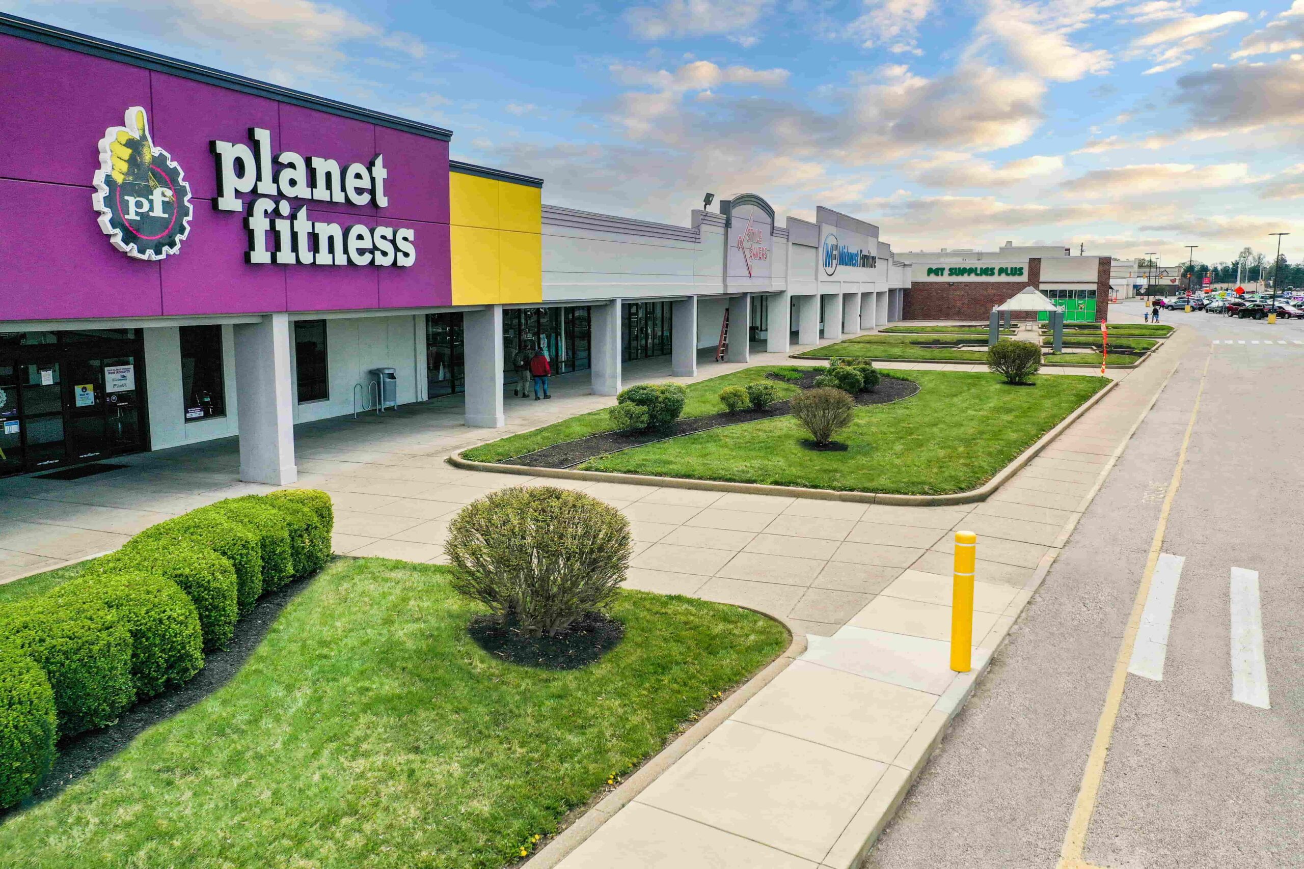 2 - Retail Oriented (Focus On Planet Fitness)-min